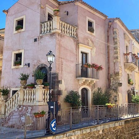 B&B Santapau Charme Living Licodia Eubea ภายนอก รูปภาพ